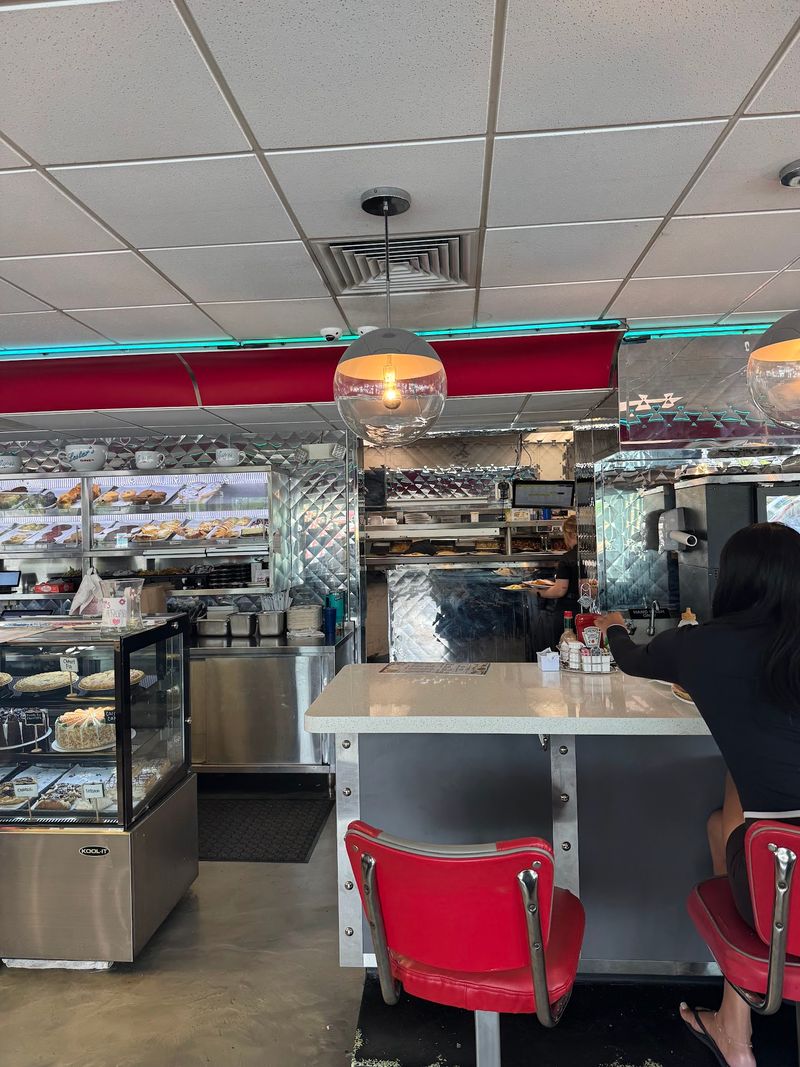 Tips For First-Time Visitors To Get The Most Out Of Lester's