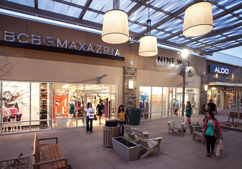 Why Phoenix Premium Outlets Deserves A Full Day