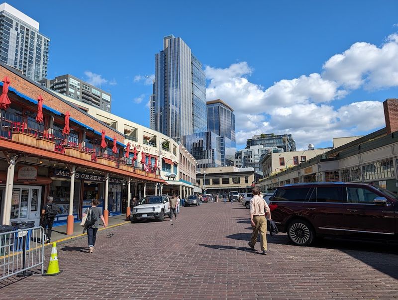 Tips For Visiting Post Alley And the Gum Wall