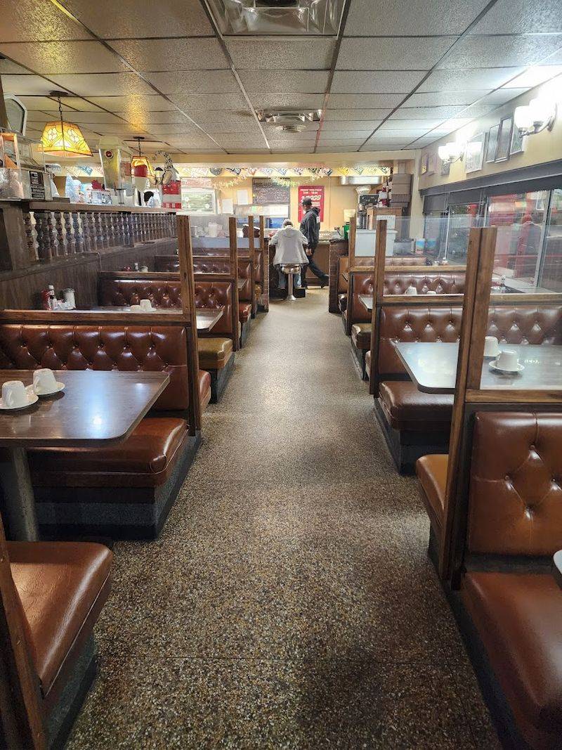 Why This Ohio Diner Keeps Earning Its Reputation
