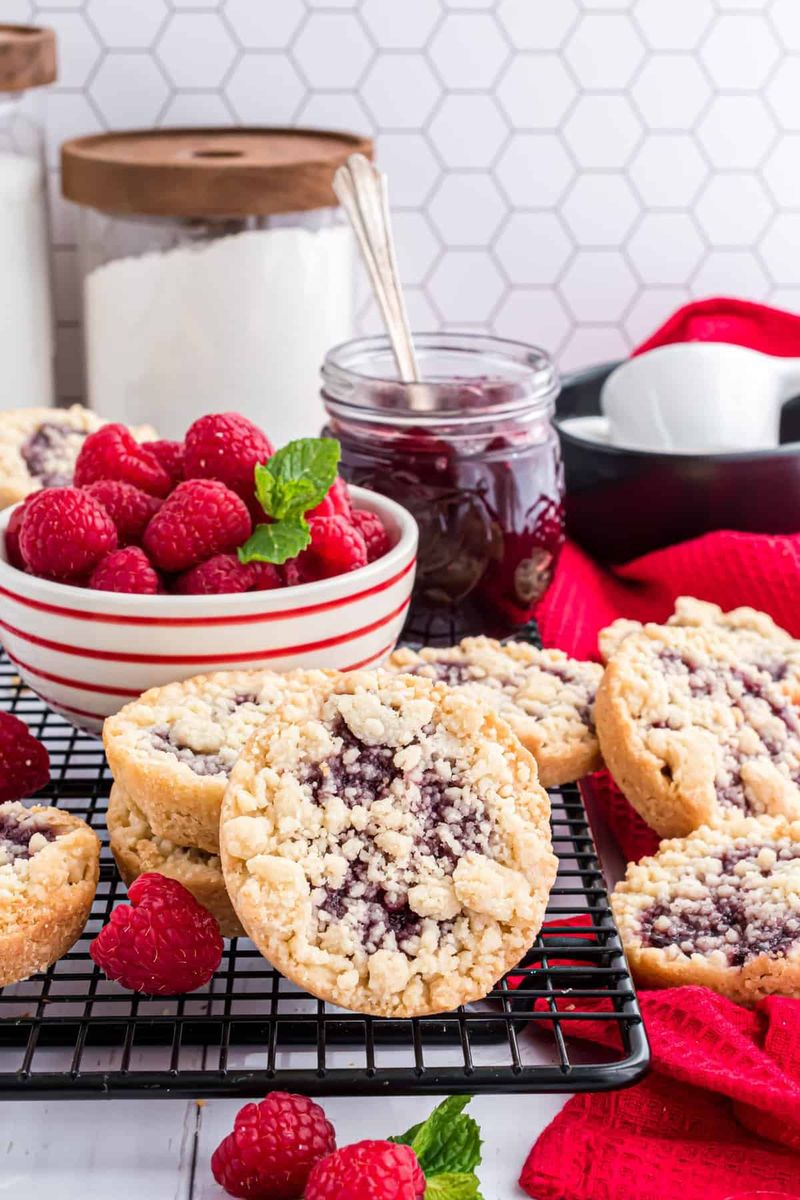 Raspberry Crumble Cookies