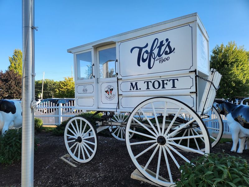 Toft Dairy Ice Cream Parlor, Sandusky, OH