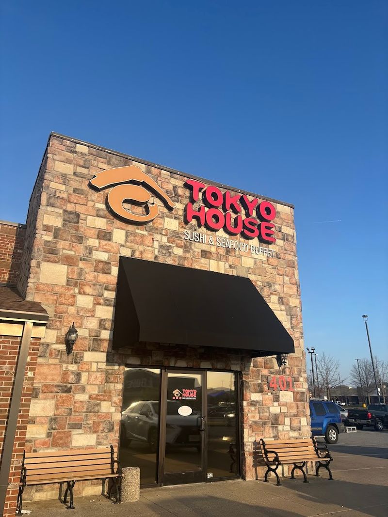 Tokyo House of Rogers, Rogers