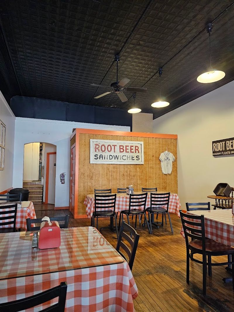 Jolly's Drive-In, Tiffin