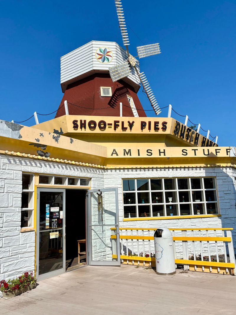 Shoofly Pie — Dutch Haven Shoo-Fly Pie Bakery (Ronks)