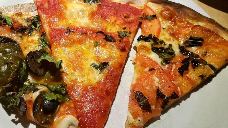 Tomatoes Apizza