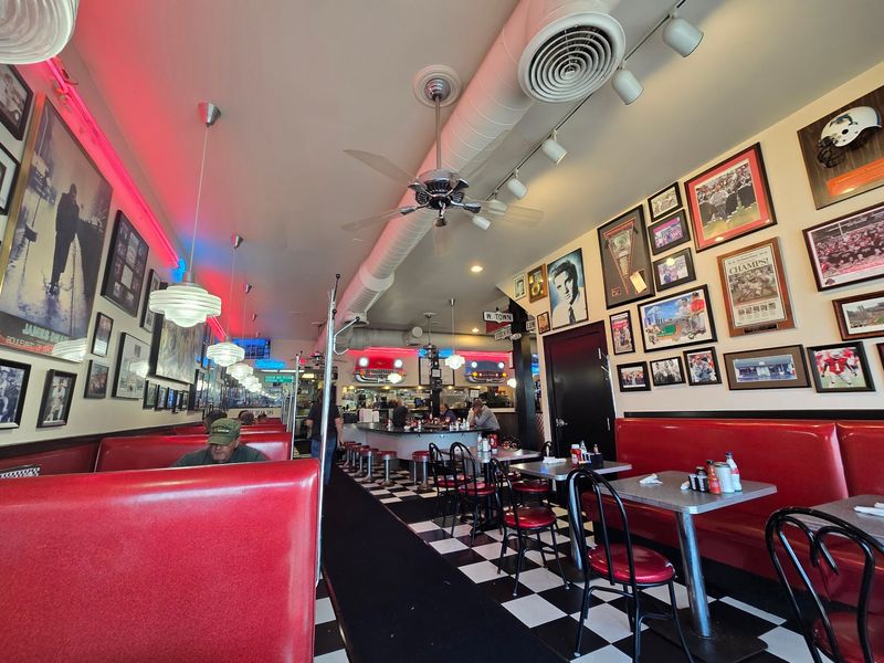 Tommy's Diner, Columbus