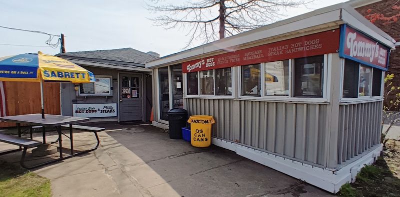 Tommy's Hot Dogs