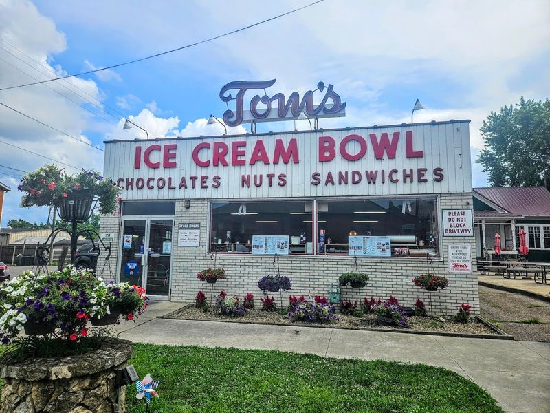 Tom's Ice Cream Bowl, Zanesville
