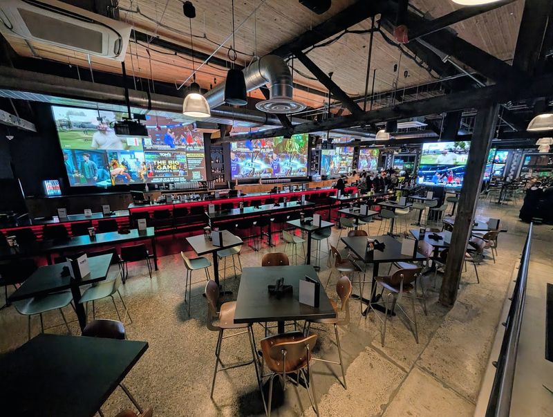 Tom's Watch, Seattle