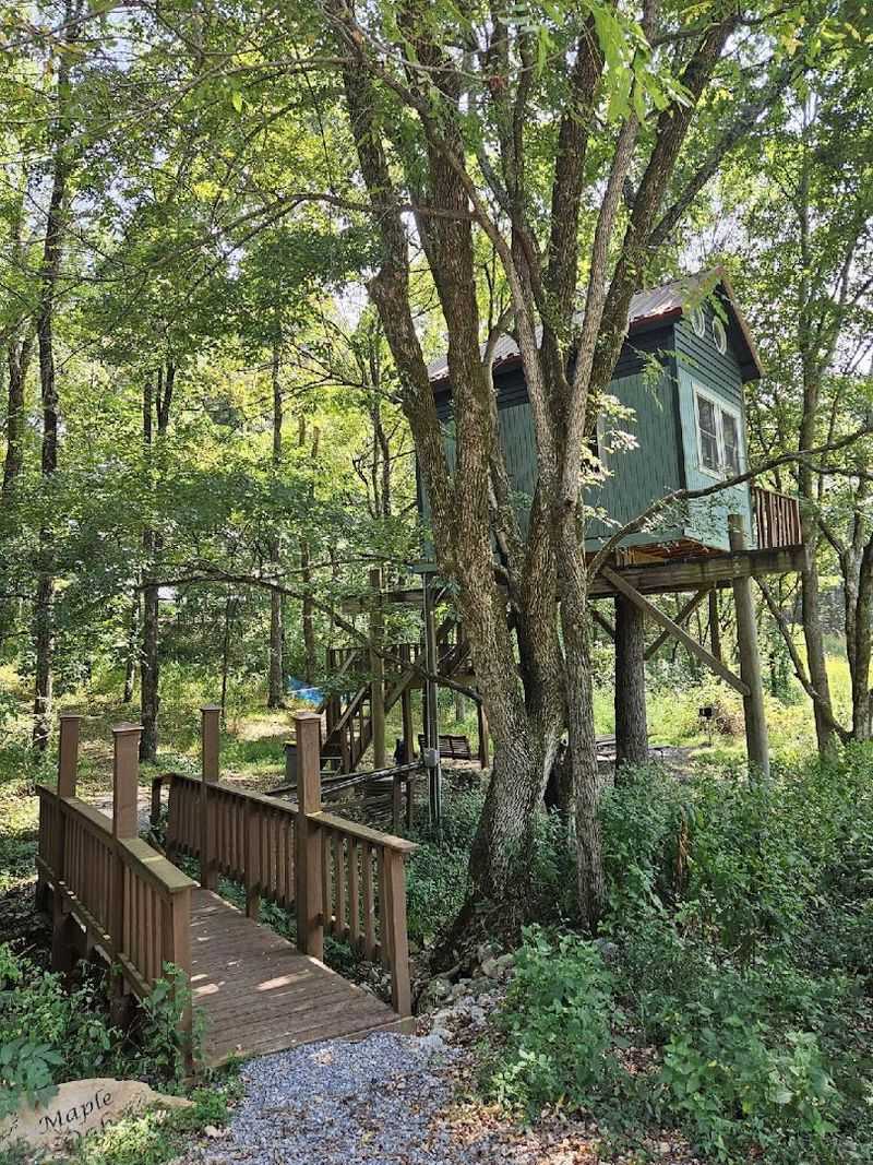 Shawnee Area / Elizabethtown, Timber Ridge Outpost & Cabins