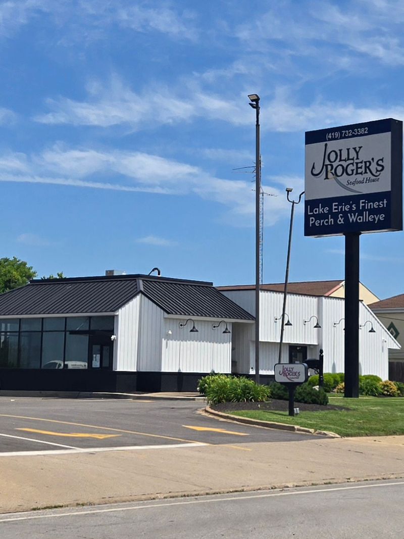 Jolly Roger Seafood House, 1715 E Perry St, Port Clinton, OH 43452