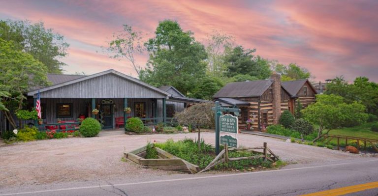 Top Restaurants In Ohio’s Hocking Hills Area To Visit In 2026