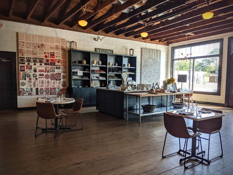 Topsoil Restaurant, Travelers Rest