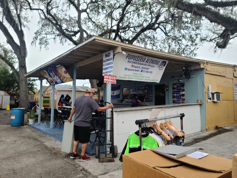 Pupuseria Alondra – Orlando, FL