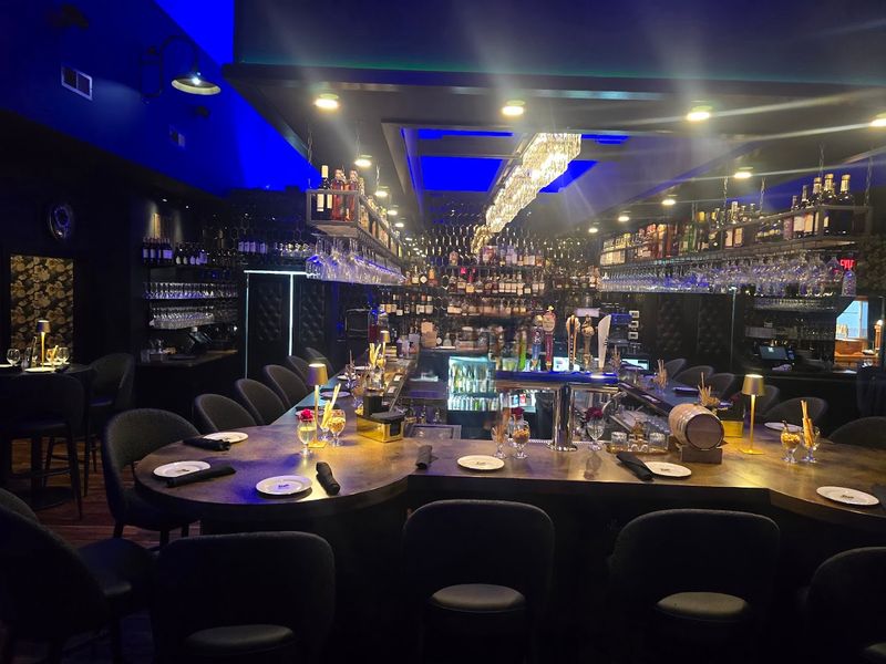 Pop's Uptown Supper Club, Antioch