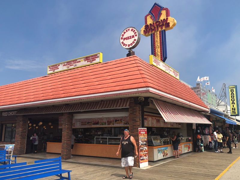 Tourist Trap: Mall-Style Concession Snack Shacks