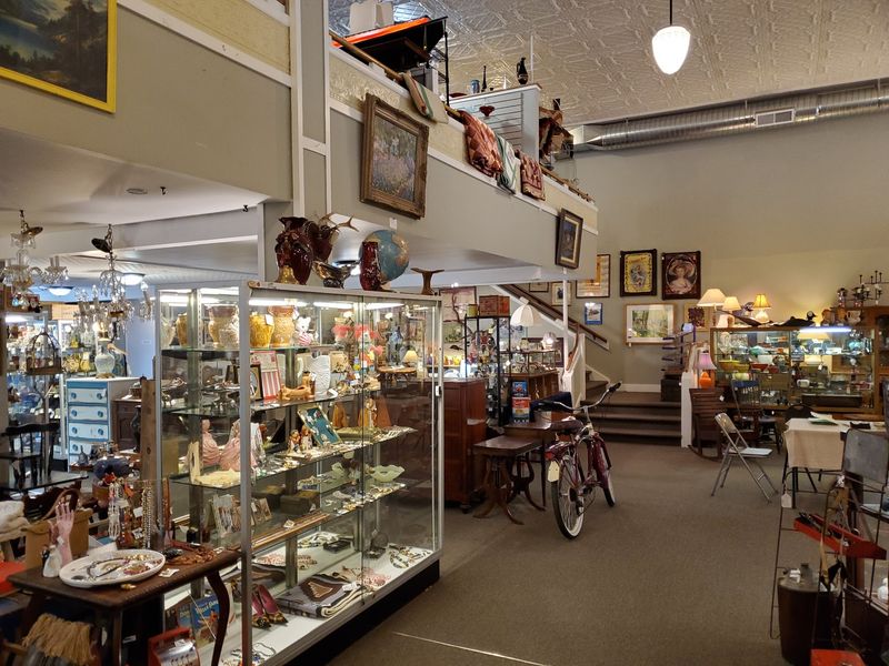 Tower Avenue Antiques