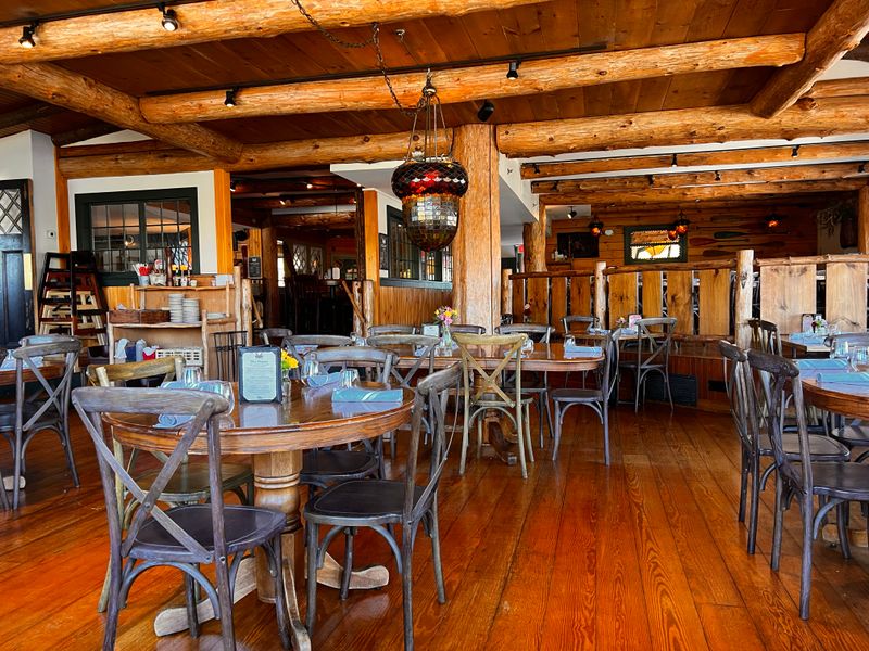 Lakehouse Grille — Meredith, NH