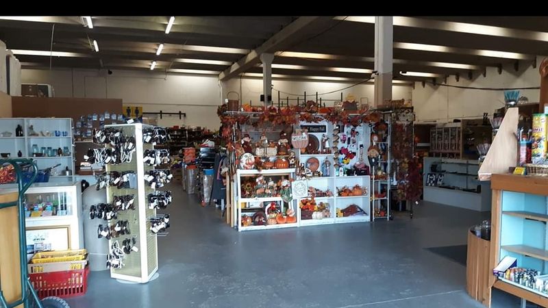 Trader Buck's Flea Market