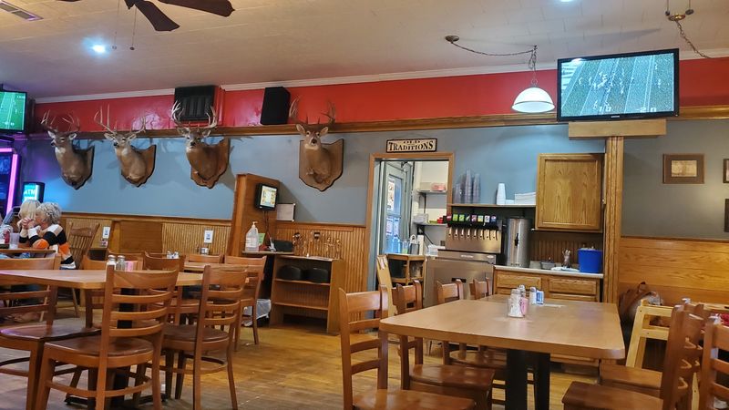 Traditions Family Restaurant, Woodsfield