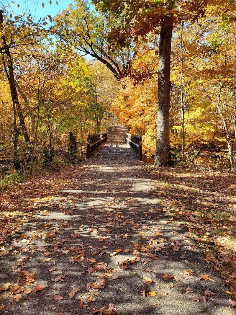 Trailhead - Illinois Prairie Path - Geneva Spur