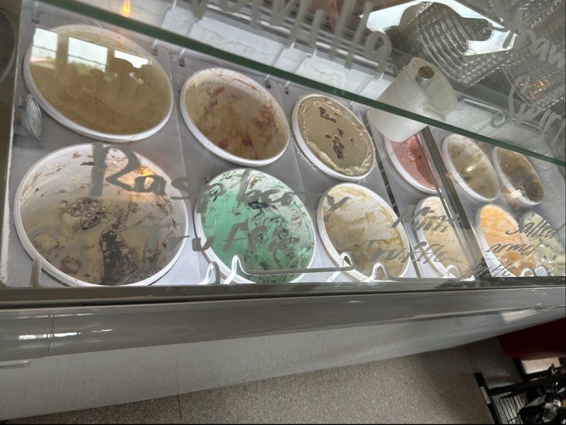Treat The Ice Cream As A Main Event Treat The Ice Cream As A Main Event