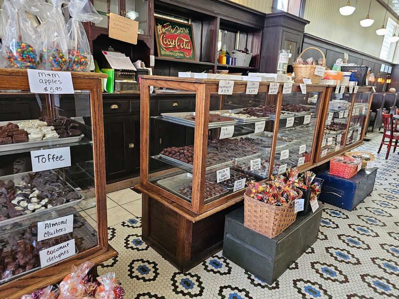 Flesor's Candy Kitchen - Tuscola