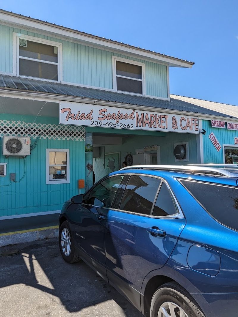Triad Seafood Market & Cafe, Everglades City
