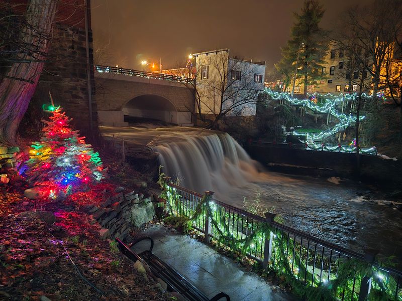 Historic Storefronts Glow with Holiday Spirit
