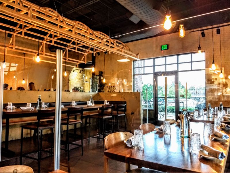 Novella Osteria, Powell