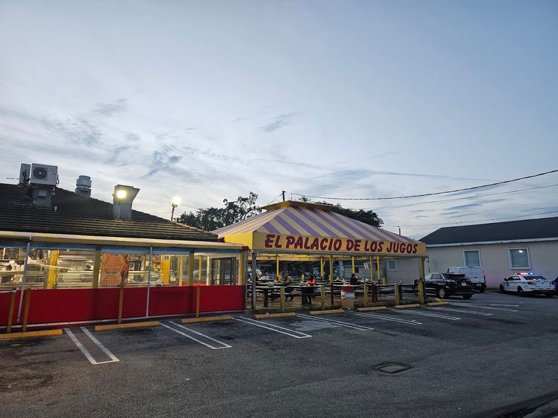 A Cafeteria-Style Setup That Makes Ordering An Adventure