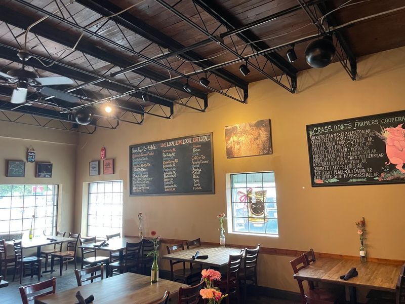 Tusk And Trotter, Bentonville