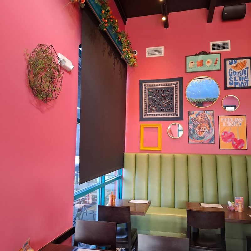 Prelude Breakfast Bar, Rogers