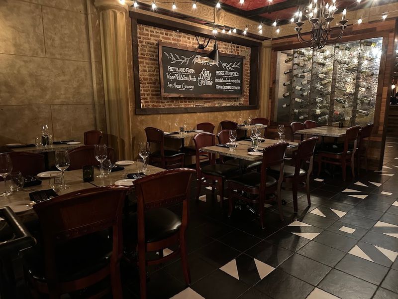 Tutoni's, York