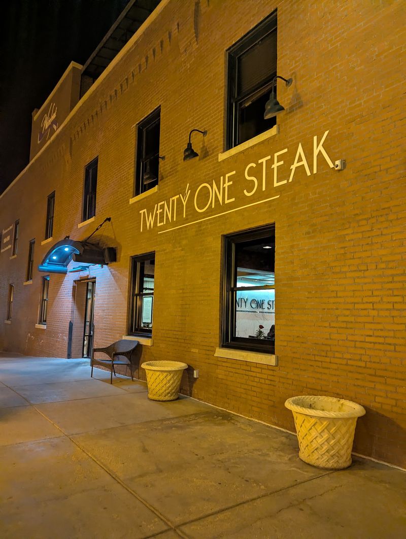 Twenty One Steak, Pueblo