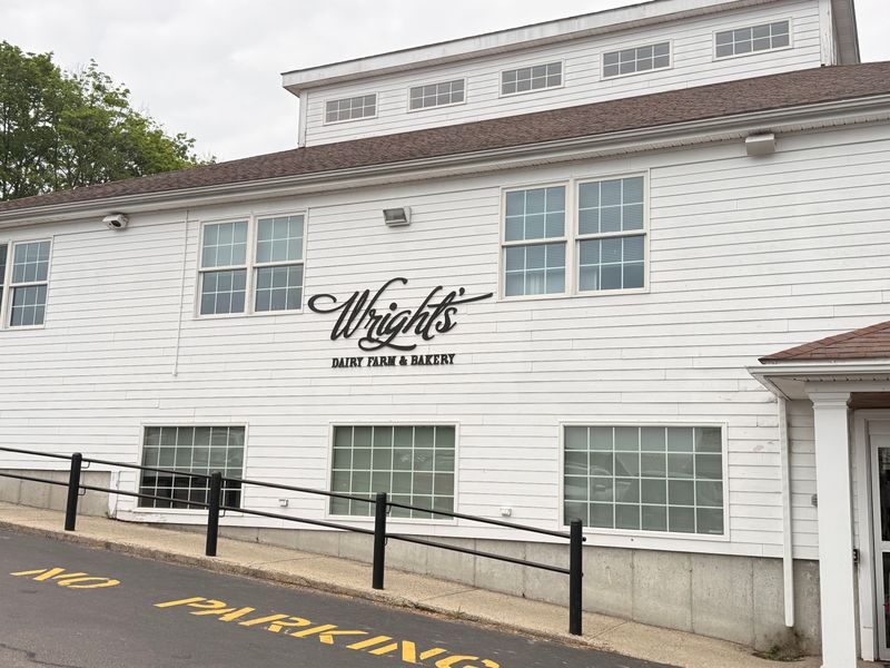 Wright’s Dairy Farm & Bakery – North Smithfield