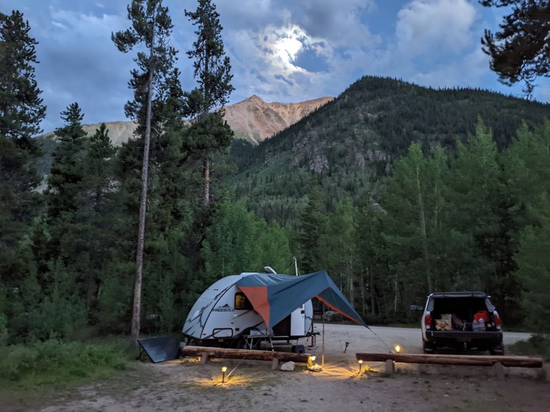 Twin Peaks Campground - Near Twin Lakes
