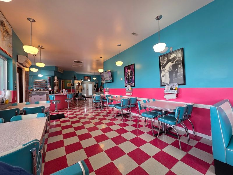 Twistee Treats Diner, Livingston