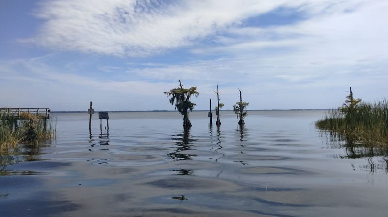 Two Beautiful Lakes On Your Doorstep