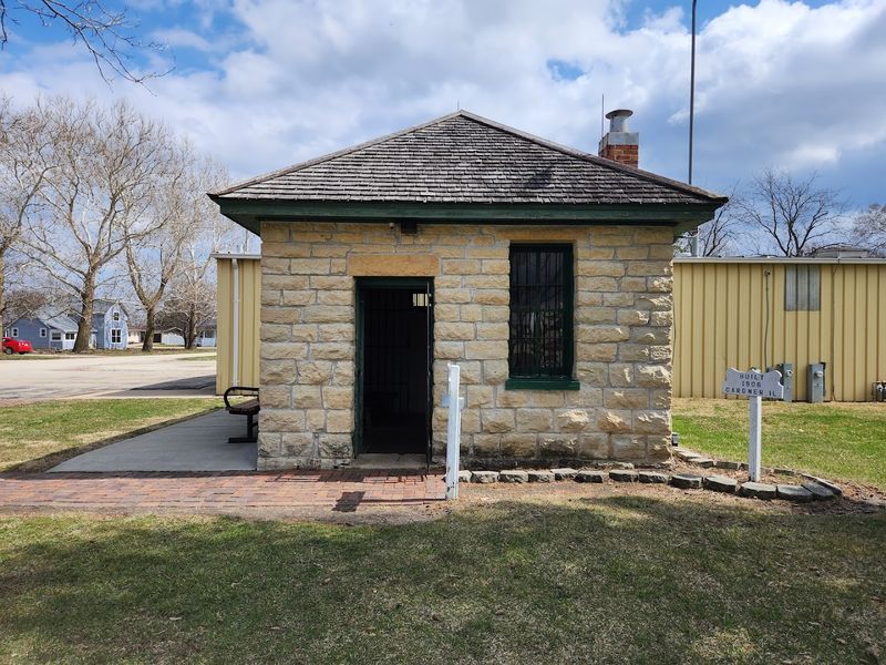 Two Cell Jail, Gardner