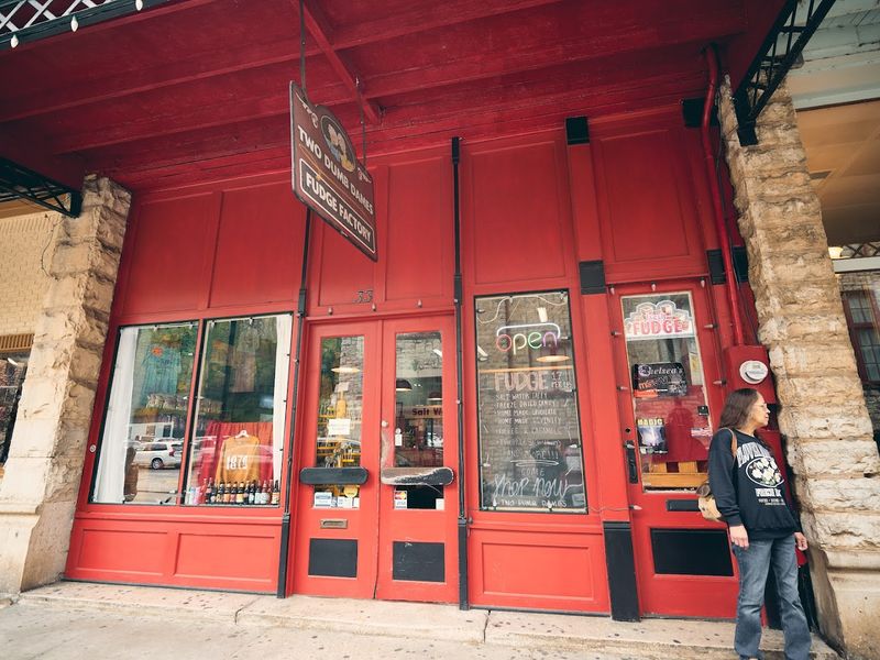 Two Dumb Dames, Eureka Springs