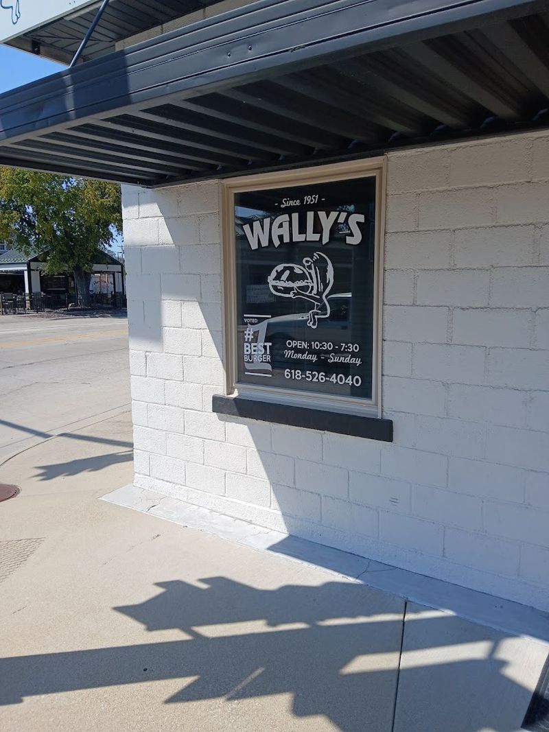Wally's Drive-In - Breese