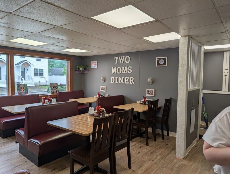 Two Moms Diner, Lisbon