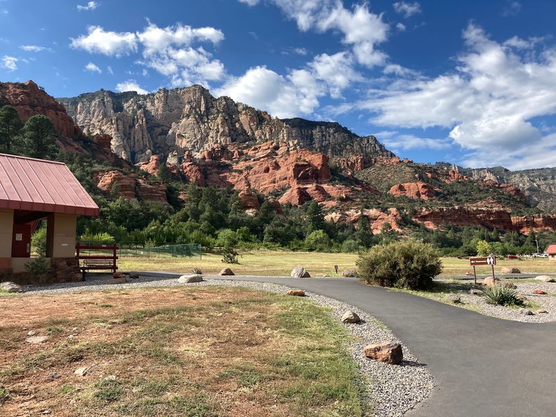 Two Short Trails With Big Canyon Views Two Short Trails With Big Canyon Views