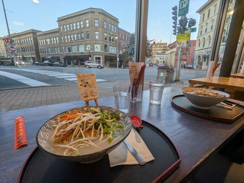 Umami Noodle Bar 