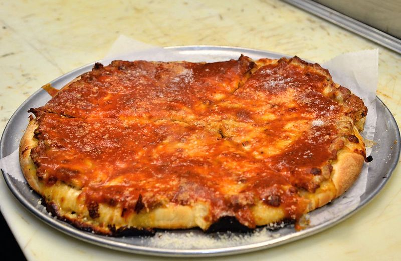 O'scugnizzo's - Utica's Pizza Time Machine
