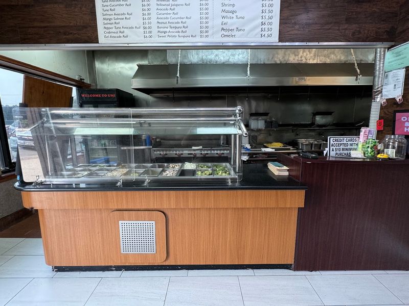 Umi Kitchen And Sushi 