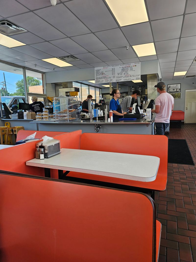 The Classic Counter And Booth Experience