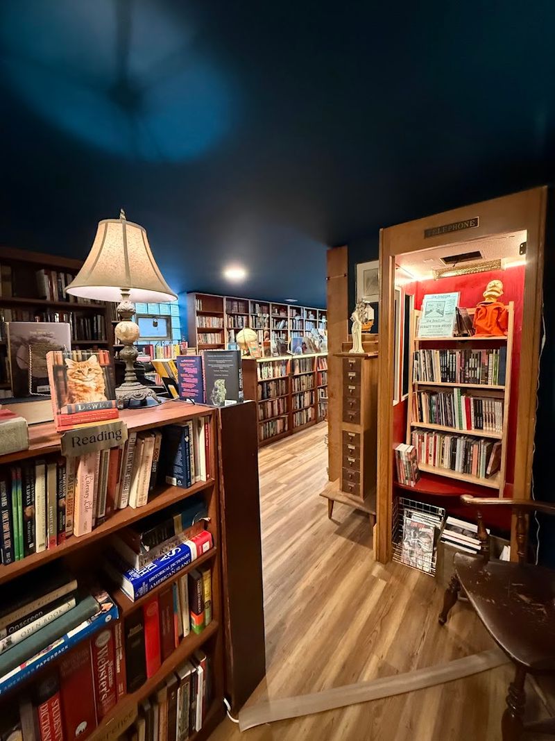 Uncharted Books, Chicago, Illinois Uncharted Books, Chicago, Illinois